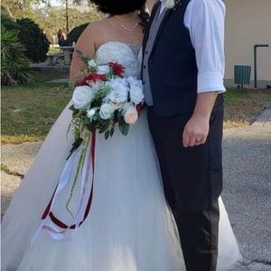 Cupcake Wedding Gown. Size 16-18